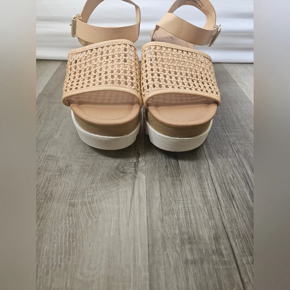 ​Universal Thread Woven Platform Wedge Sandals - Size 9.5